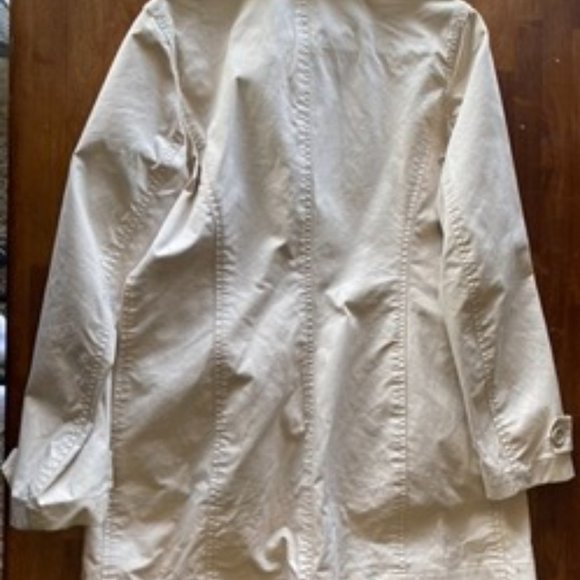 GAP Khaki Trench Coat in Size Medium - Picture 9 of 9